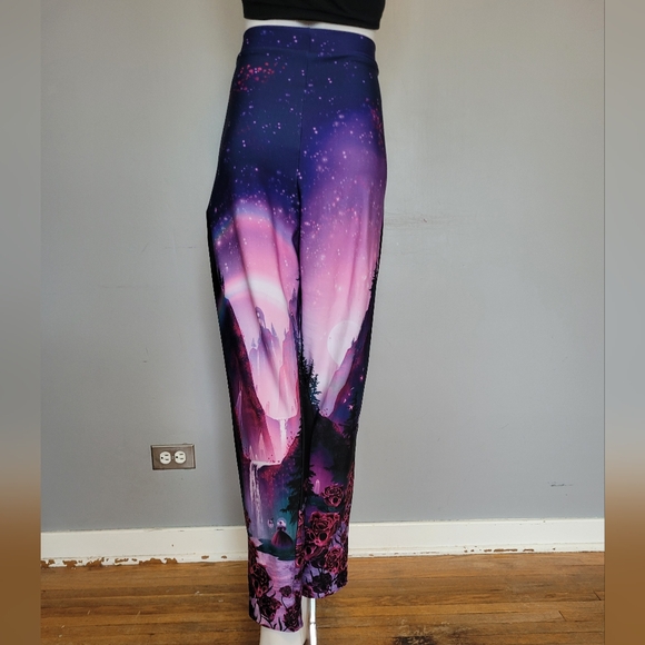 Blackmilk Grimrose Gorge Cuffed Pants, VGUC, Size XL - Picture 4 of 11